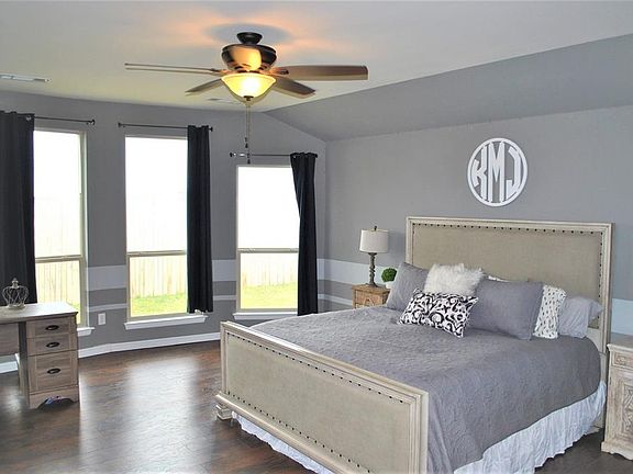 5th image of 9436 Castlewood Dr