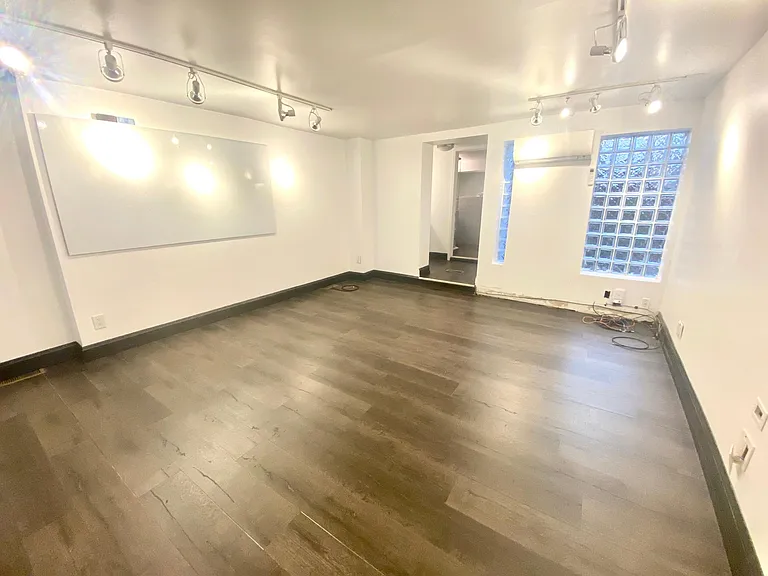 1823 Spring Garden St #1 — Photo 8