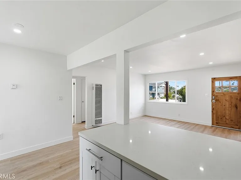 1700 Voorhees Ave — Photo 9