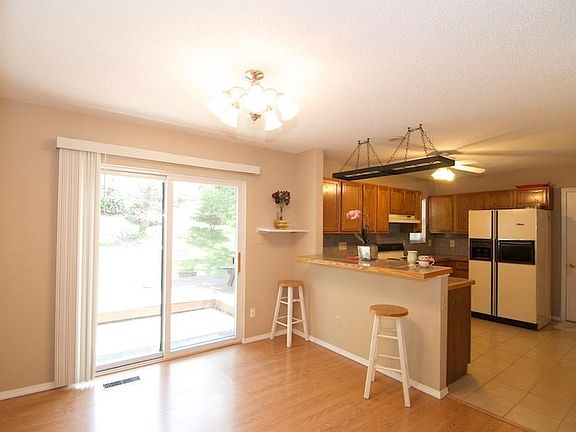 4th image of 409 E Laurelwood Dr