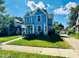 713 Paris Ave SE, Grand Rapids, MI 49503