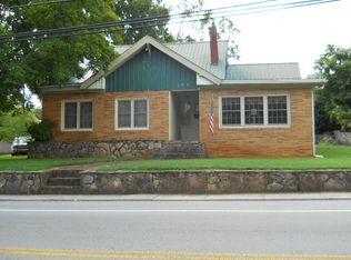 105 S Young St, Sparta, TN 38583