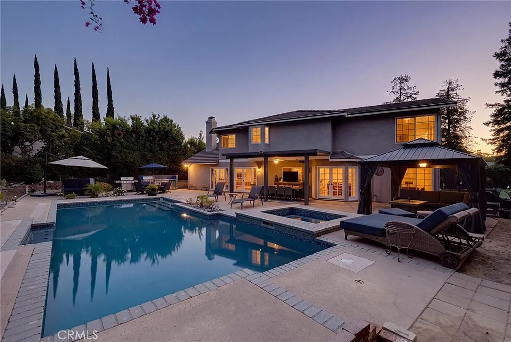 5 bed, 3157 sqft, $10,000 — Photo 2