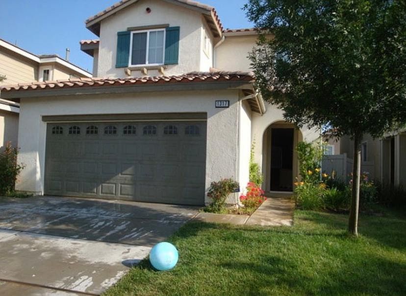 On a cul de sac, quiet neighborhood, 2 car garage