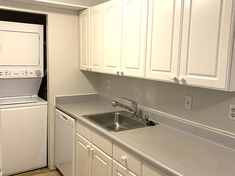 1350 Golden Cir #202 — Photo 3