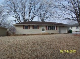 956 Hassan St SE, Hutchinson, MN 55350