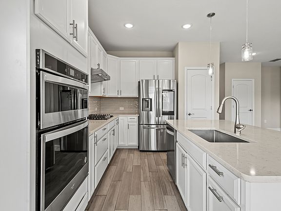 2nd image of 9922 Michael Irvin St