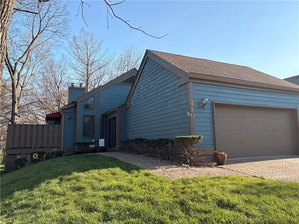 419 Lakeside Dr, Liberty, MO 64068