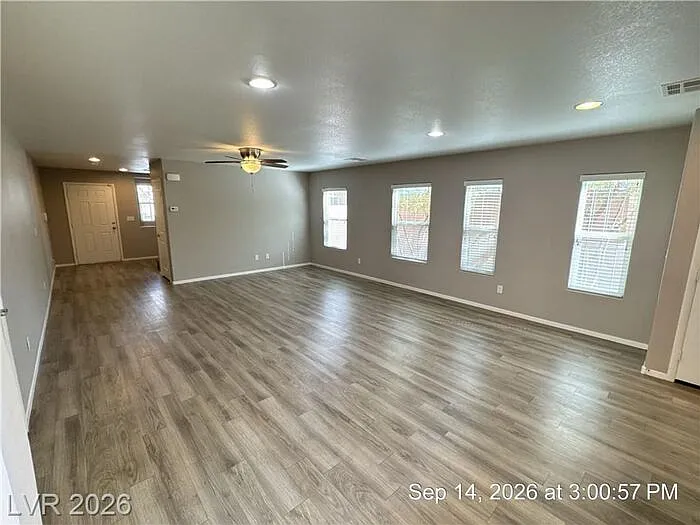 3 bed, 2.5 bath, 1843 sqft, $1,887 — Photo 4