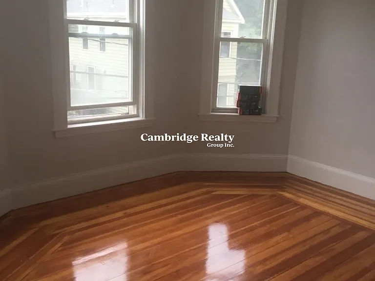 17 Ashland St #1T — Photo 7