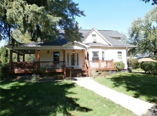 1528 Crooks Rd, Royal Oak, MI 48067