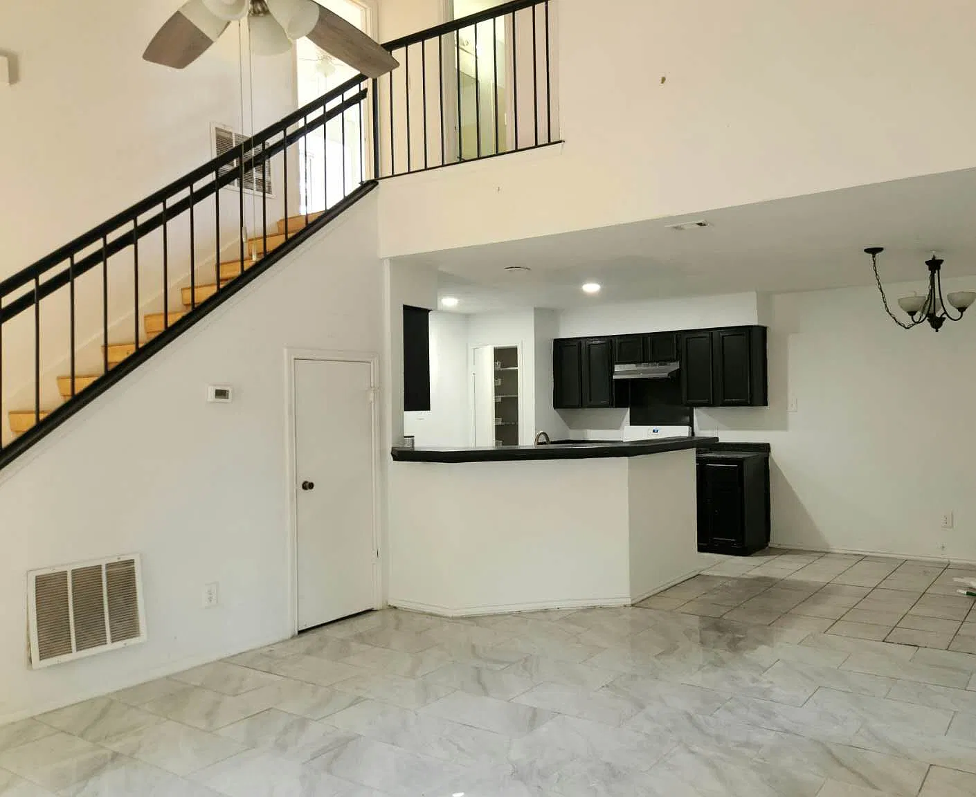 3 bed, 2.5 bath, 1405 sqft, $1,850 — Photo 4