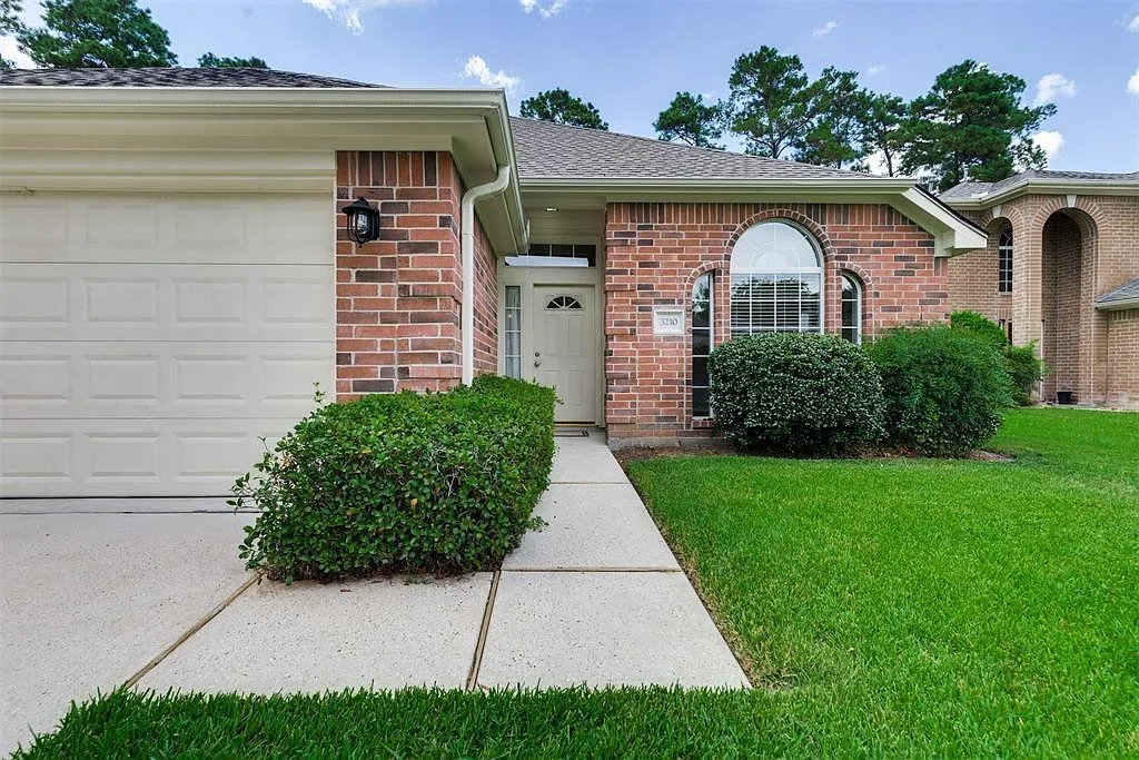 Building Photo - 3210 Candlepine Dr