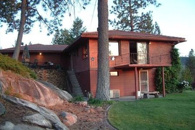2nd image of 1111 S Skyline Pl