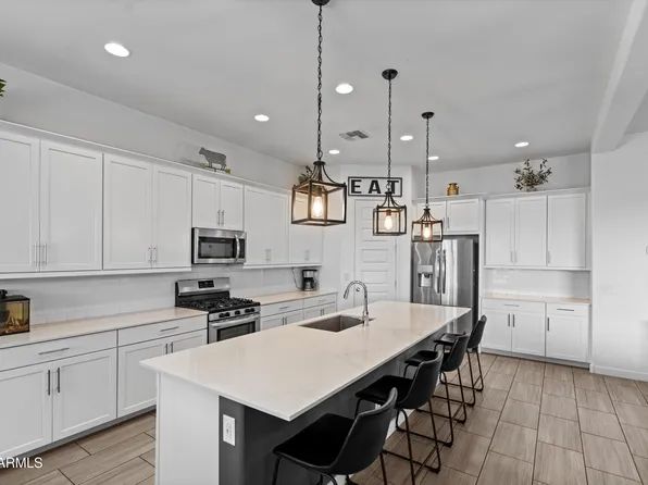 18884 W Shaw Butte Drive, Surprise, AZ 85388