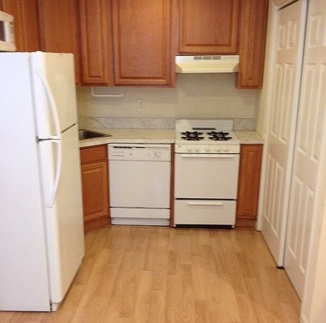 1st image of 288 Peconic Ave