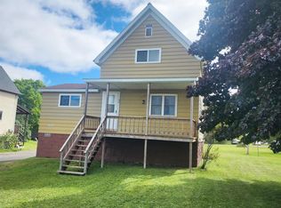 47564 1st St, Houghton, MI 49931