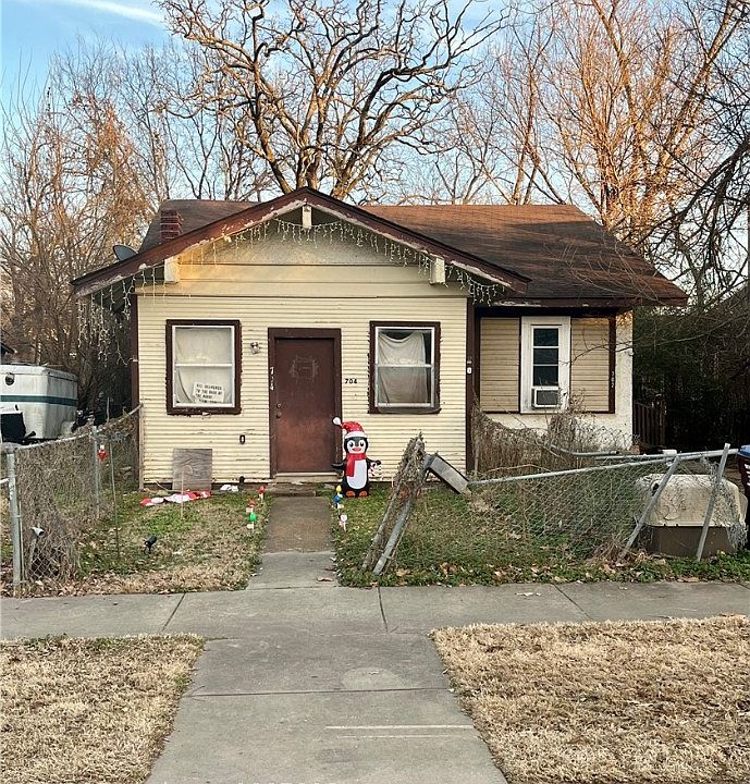 1st image of 704/702 N 21st St