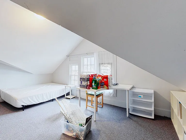 38 Trumbull St — Photo 11