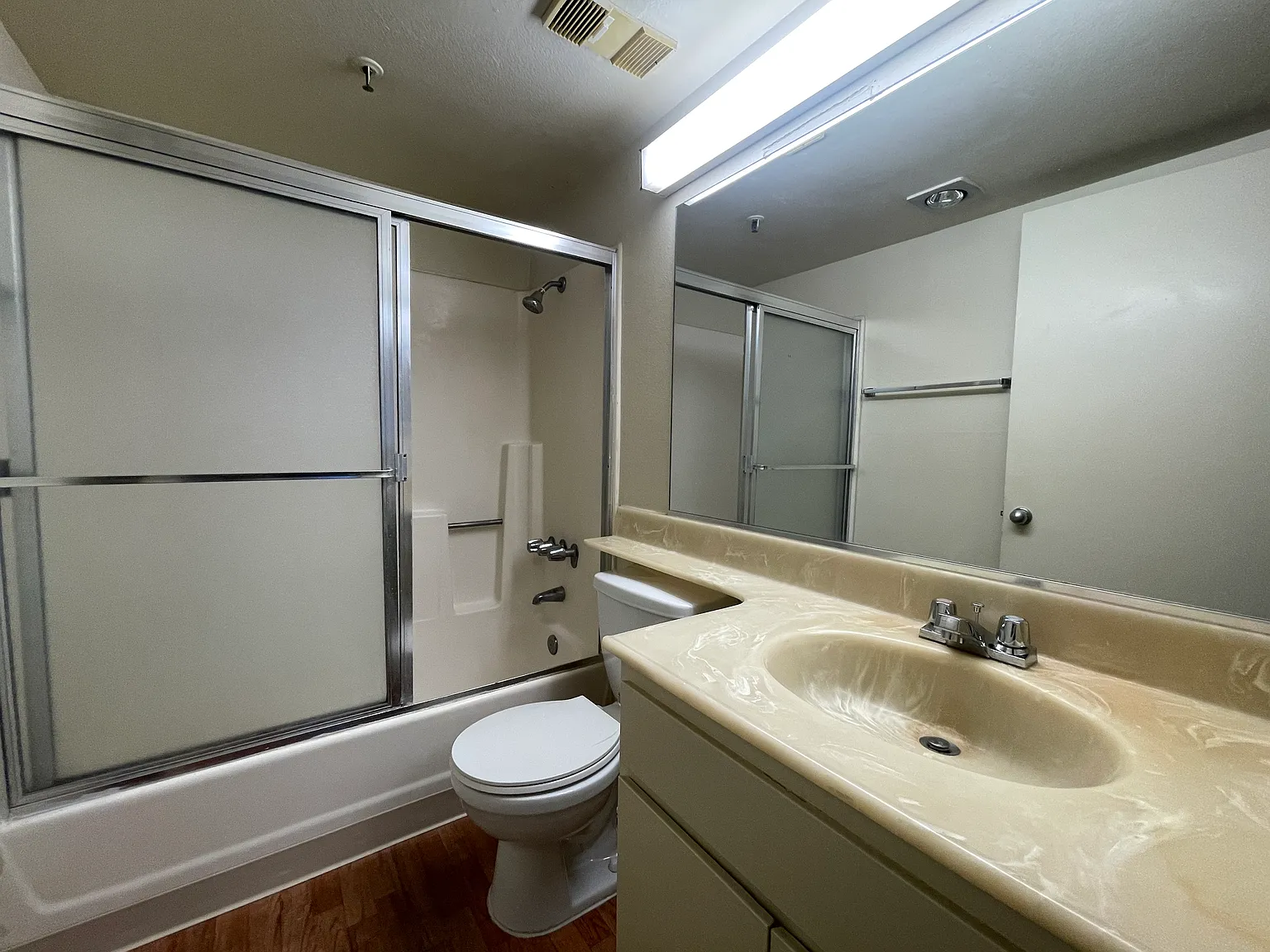 3 bed, 1014 sqft, $1,370 — Photo 3