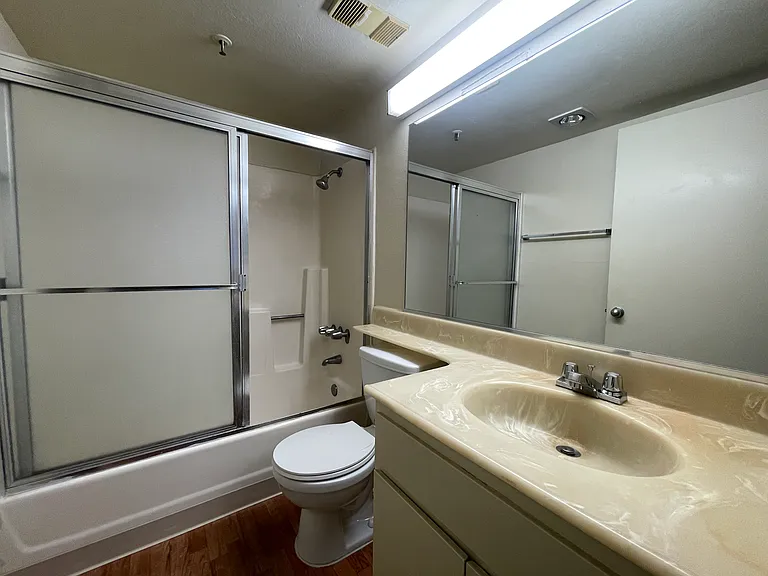 514 Veteran Ave #512 — Photo 3
