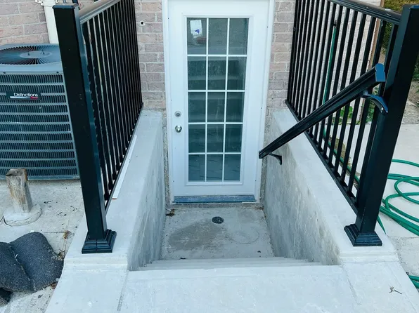 314 Harrowsmith Dr, Mississauga, ON L5R 1P8