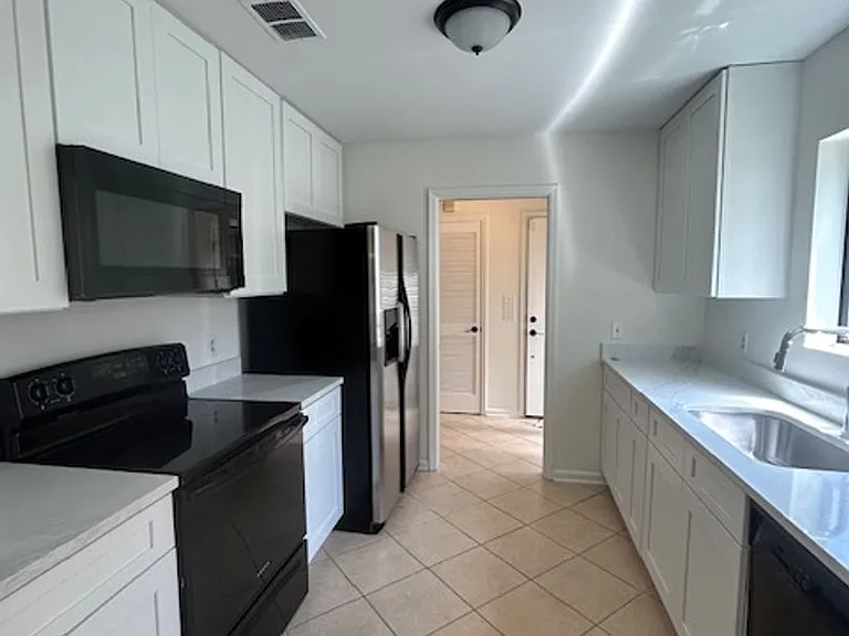 309 Maple St — Photo 3