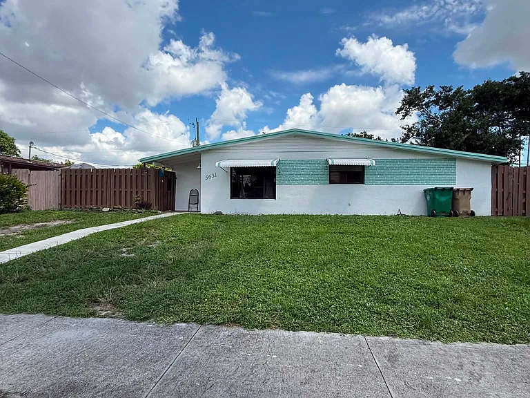5631 SW 38th Ct — Photo 19