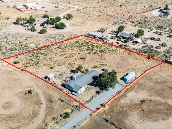 8650 Cowberry Rd, Phelan, CA 92371