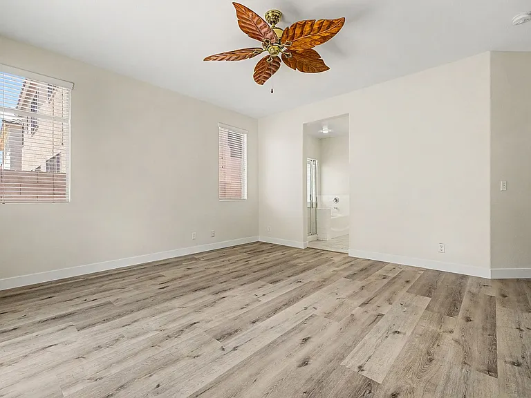 571 Kavanagh Pl — Photo 16