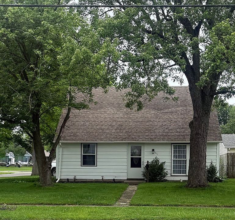 1st image of 571 W Lawn Dr
