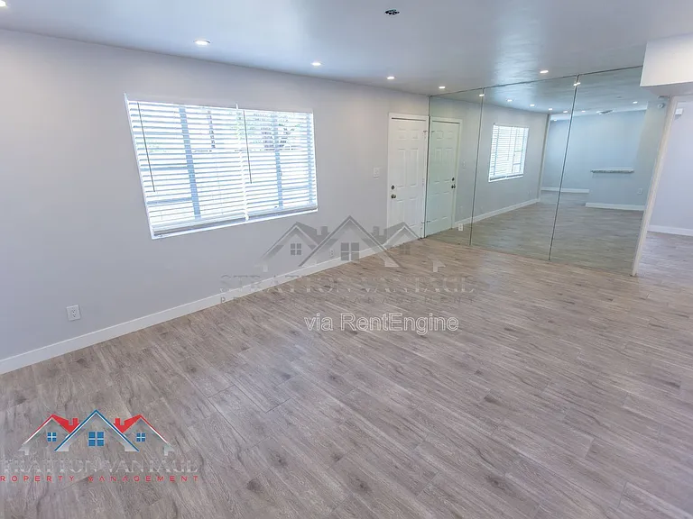 2912 W Butler Dr — Photo 13