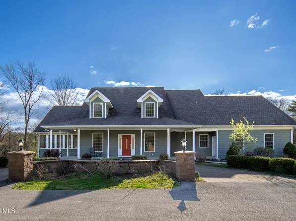 11 Goldfoot Road, Round Lake, NY 12151