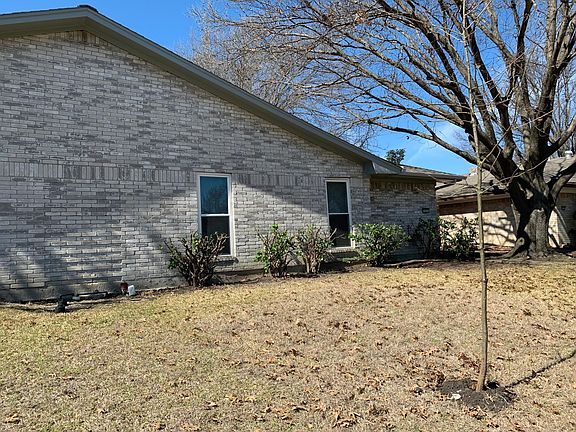 3rd image of 1405 Sam Houston Dr #1407