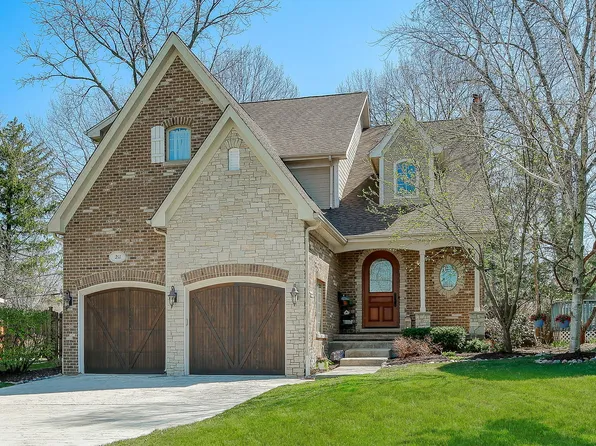 211 S Warwick Ave, Westmont, IL 60559