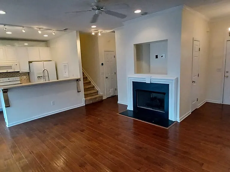 519 Cliffview Ct — Photo 10