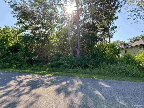 7542 Casa Grande Cir, Milton, FL 32583