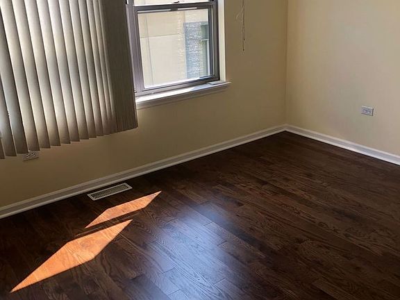 5th image of 2263 S Stewart Ave