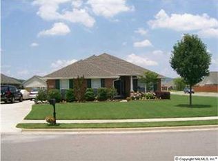 4817 Canterwood Dr SE, Owens Cross Roads, AL 35763