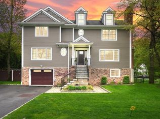 180 Harriman Rd, Irvington, NY 10533