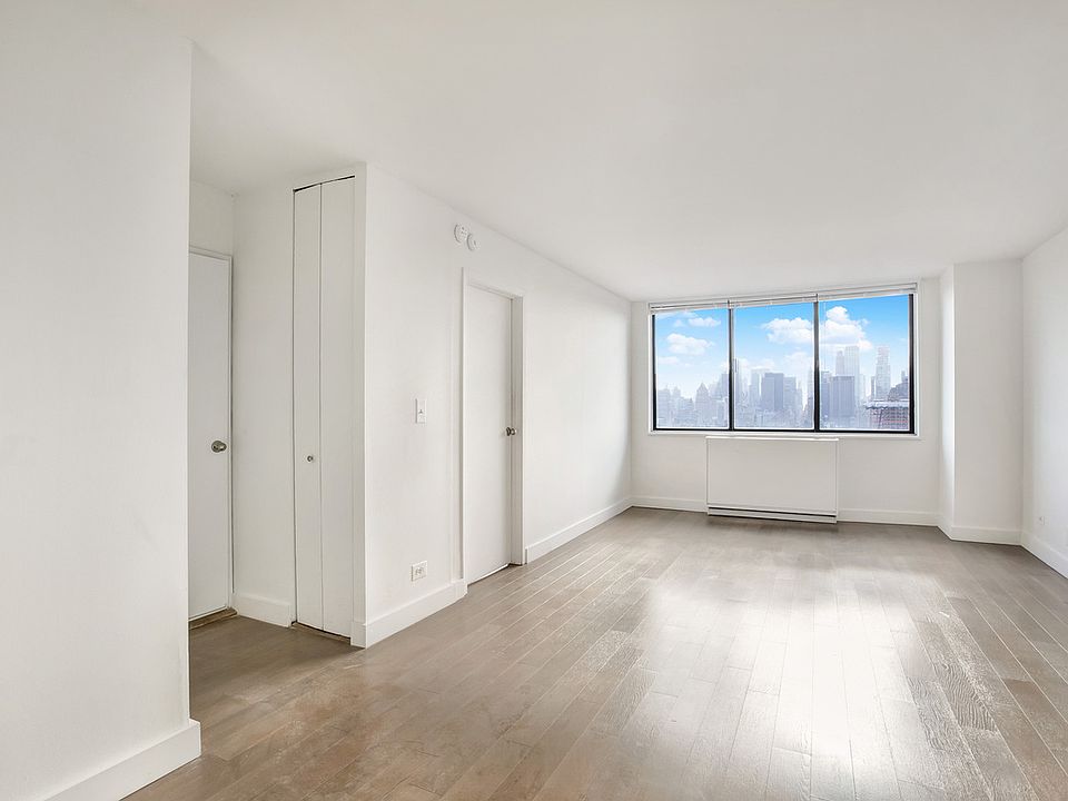 1st image of 300 Mercer St APT 26I