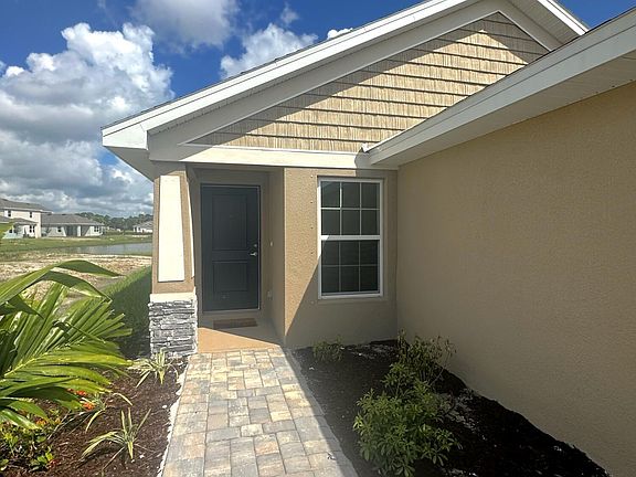 2nd image of 1053 SE Canfield Cir SE
