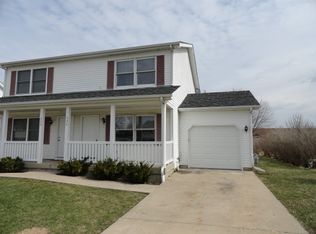 332 Barberry Ct, Dekalb, IL 60115