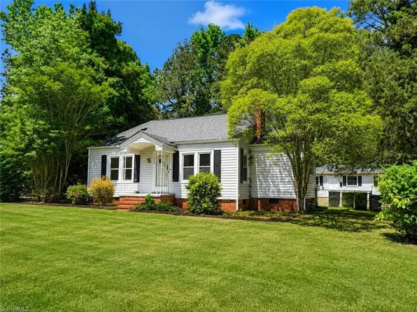 1208 W Vandalia Rd, Greensboro, NC 27406