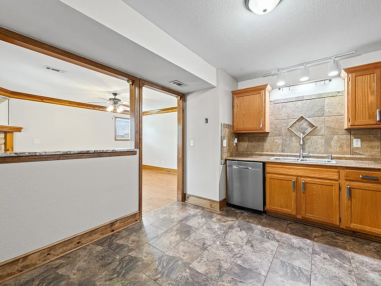 11205 N McGee St #11205 — Photo 20