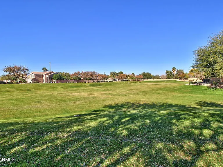 375 S Buena Vista Ave — Photo 23