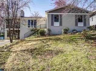 1318 Kenwood Ln, Charlottesville, VA 22901