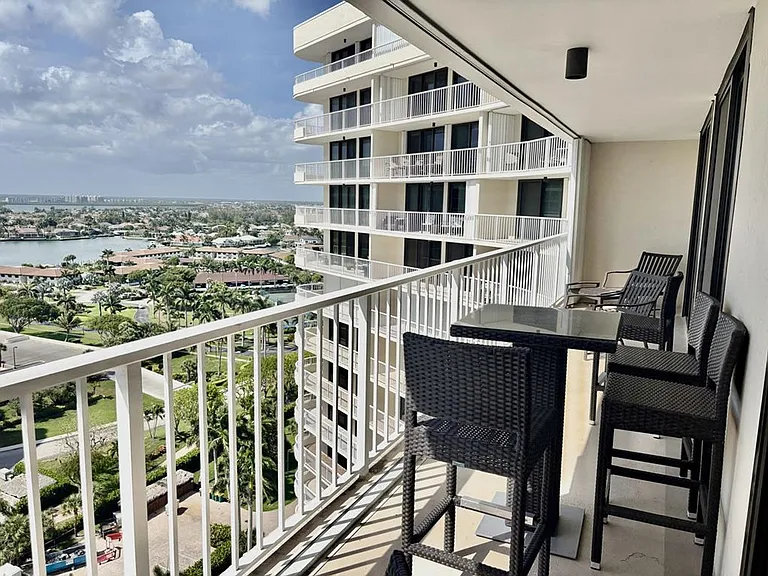 320 Seaview Ct #1710 — Photo 14