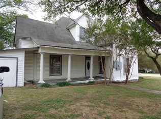 211 W Purdom Ave, Alvarado, TX 76009