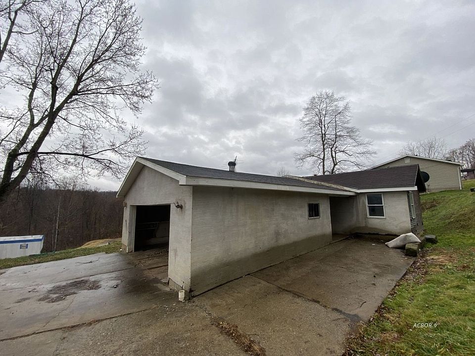 2nd image of 520 Paxton Rd